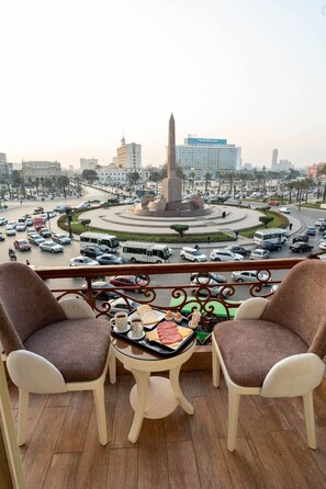 Comfort Triple Room, City View | Private kitchen