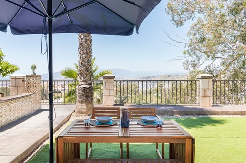 Stunning Views with easy access to Malaga Center