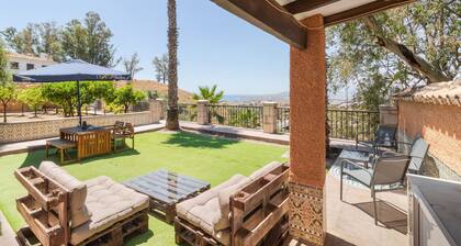Serene Views in Málaga City - easy access to historic centre!