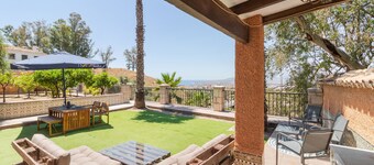 Serenity and Views with easy access to Malaga Center