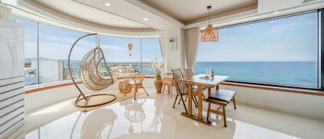 Basic Room, 1 Bedroom (Room 401 (Panorama View/Private BBQ)) | 1 bedroom, free WiFi