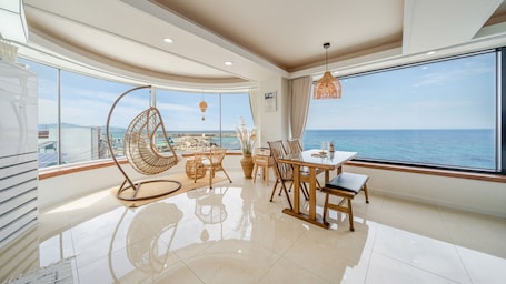 Basic Room, 1 Bedroom (Room 401 (Panorama View/Private BBQ)) | 1 bedroom, free WiFi. Donghae Il Mare Pension