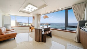 Basic Room, 1 Bedroom (Room 301 (Panorama View/Private BBQ)) | 1 bedroom, free WiFi - Donghae Il Mare Pension (Donghae)