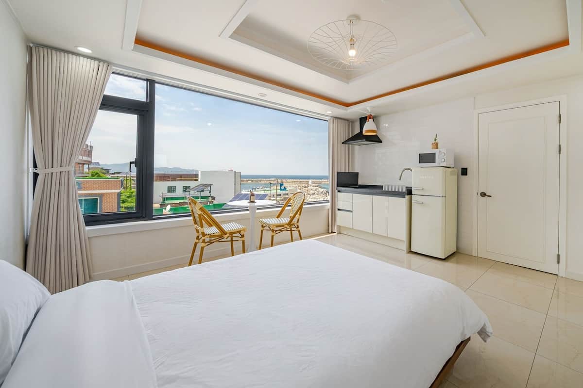 Basic Room, 1 Bedroom (Room 403(Half Ocean View/Private BBQ)) | 1 bedroom, free WiFi