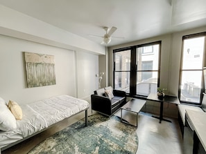 1 chambre, fer et planche à repasser, Wi-Fi gratuit, draps fournis