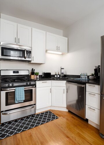 15mins DT | Wicker Park Gem | Sleeps 7 | FreePark