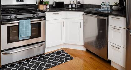 15mins DT | Wicker Park Gem | Sleeps 7 | FreePark