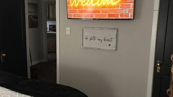 1 bedroom, free WiFi, bed sheets