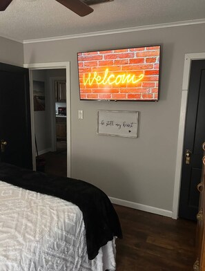1 bedroom, free WiFi, bed sheets - Riverside Lodge (Clarendon)