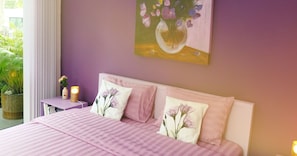 2 bedrooms, in-room safe, iron/ironing board, travel crib - Villa Manni: the art of outdoor living amid coconut palms. (Koh Phangan)