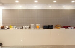 Desayuno buffet diario (THB 150 por persona)