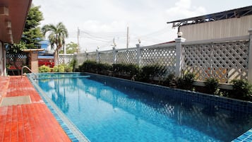 Kolam renang outdoor