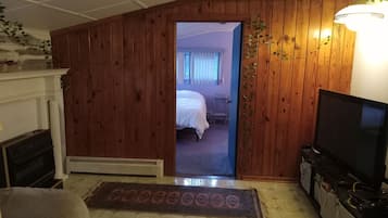 3 makuuhuonetta, silitysrauta/-lauta, Wi-Fi, vuodevaatteet