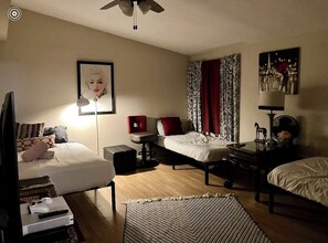 4 slaapkamers, een strijkplank/strijkijzer, wifi, beddengoed
