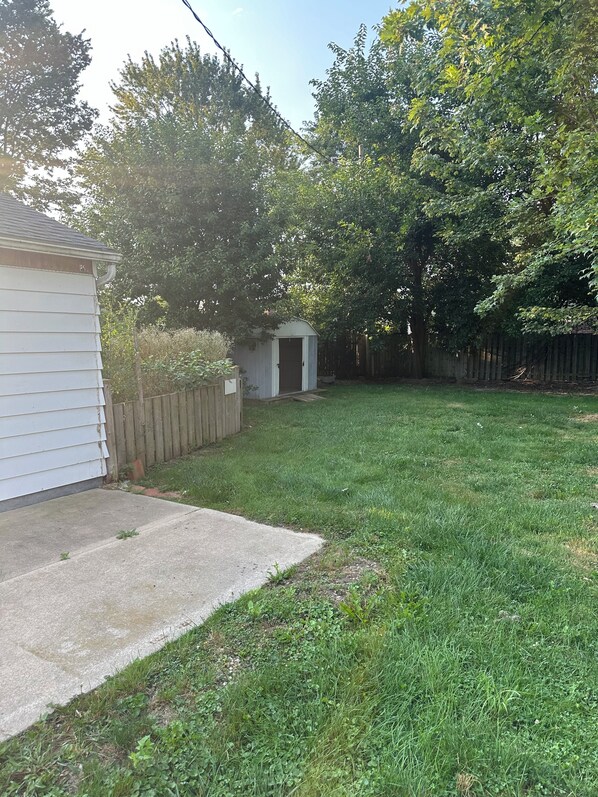 Property grounds - Point peele (Leamington)