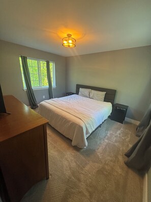 3 bedrooms, travel crib, free WiFi, bed sheets - Nice 3-bedroom house with WiFi in a charming and quite neighborhood, in Wasilla. (Wasilla)