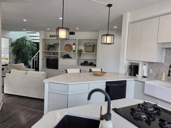 Microwave, oven, stovetop, dishwasher