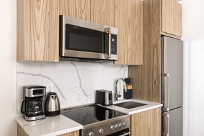 Fridge, microwave, oven, dishwasher - Blueground | Murray Hill, washer, nr Empire State (New York)