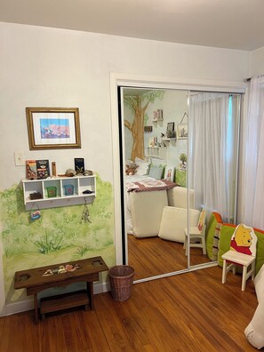 2 bedrooms, desk, iron/ironing board, free WiFi