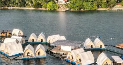 Floating Home in Reef Resort Unit 6