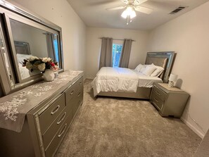 6 chambres, fer et planche à repasser, lit parapluie, Wi-Fi gratuit