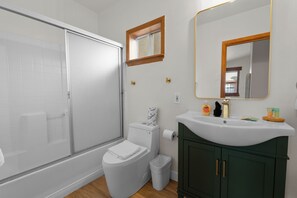 Bathroom - Big Bear Cottage (Big Bear Lake)