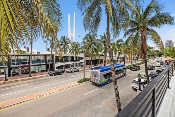 Property grounds - Marvelous hotel with AC in vibrant Miami Beach 2 minutes walking to Beach fumes (Miami Beach)