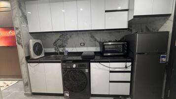 雪櫃、焗爐、爐具、電熱水壺