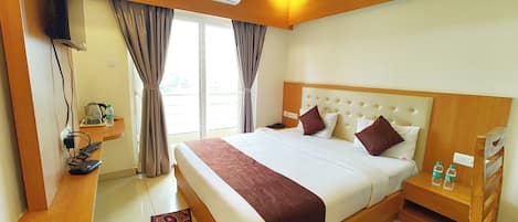 Standard-Doppelzimmer | Allergikerbettwaren, Zimmersafe, Schreibtisch, kostenloses WLAN