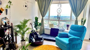 Interior - The Cozy Dreamcatchers – Bay windows, warm lights, and beautiful views (Bengaluru)