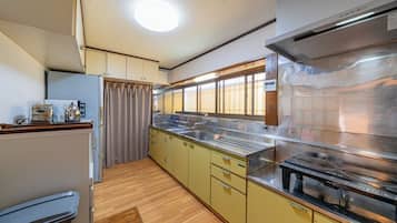 Fridge, microwave, stovetop, cookware/dishes/utensils