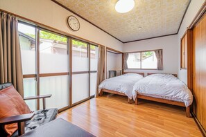 3 habitaciones, escritorio, wifi gratis y ropa de cama 