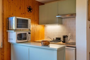 Fridge, microwave, oven, toaster