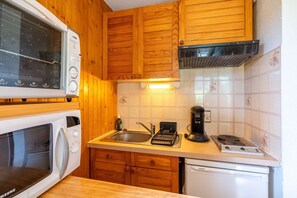 Kühlschrank, Mikrowelle, Ofen, Toaster