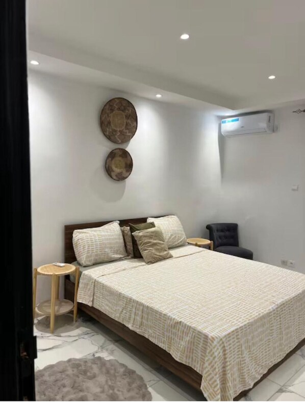 1 habitación, tabla de planchar con plancha, wifi y ropa de cama