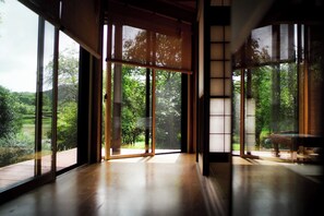 Interior - A place where you can encounter old tales Enjoy  / Katsuura Chiba (Katsuura)
