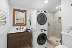 Bathroom - Little Lux (Big Bear Lake)