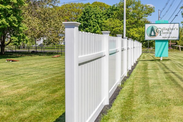 Property grounds - Gallagher's Travels Room Eight (King) (Bar Harbor)