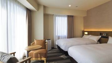 1 habitación, escritorio, tabla de planchar con plancha y wifi gratis