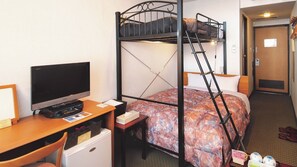 1 bedroom, desk, free WiFi, bed sheets