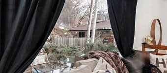 ★★★★★MillionDollarCreeksideTreehouse⛷Hottub⛷Raft mins to downtown/hot springs