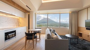 TV - Nonsmoking Studio Room Twin Mt Yotei View Breakfast included Buffet / Abutagun Hokkaidō (Abutagun)