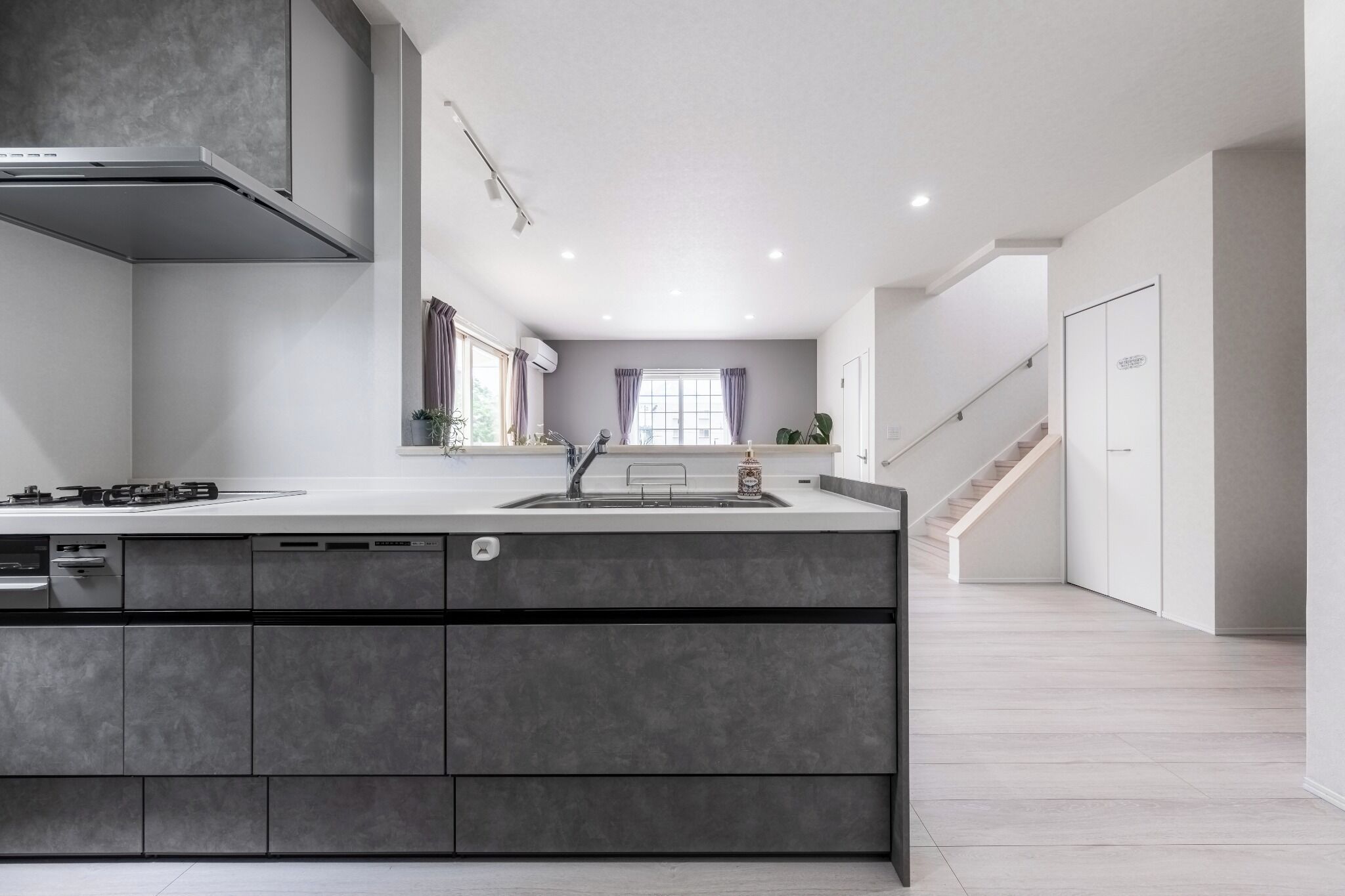 Fridge, microwave, stovetop, cookware/dishes/utensils