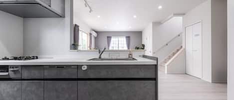 Fridge, microwave, stovetop, cookware/dishes/utensils