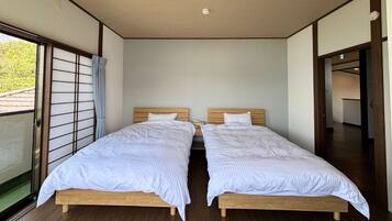 3 bedrooms, desk, free WiFi, bed sheets