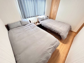 3 bedrooms, desk, free WiFi, bed sheets