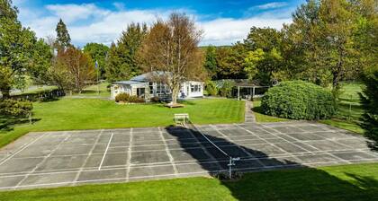 Anama School House Country Retreat