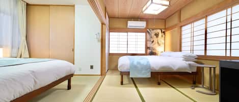 4 bedrooms, desk, iron/ironing board, free WiFi