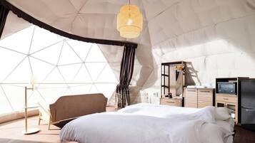 1 間睡房、書桌