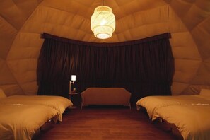 1 slaapkamer, een bureau